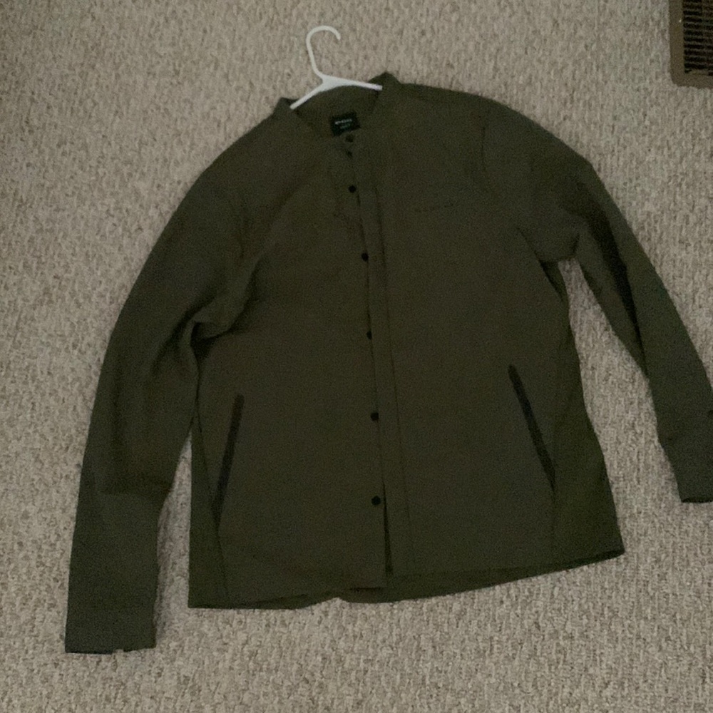 Oakley wind breaker size large